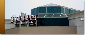 Close up of the Everett Mall's building sign.